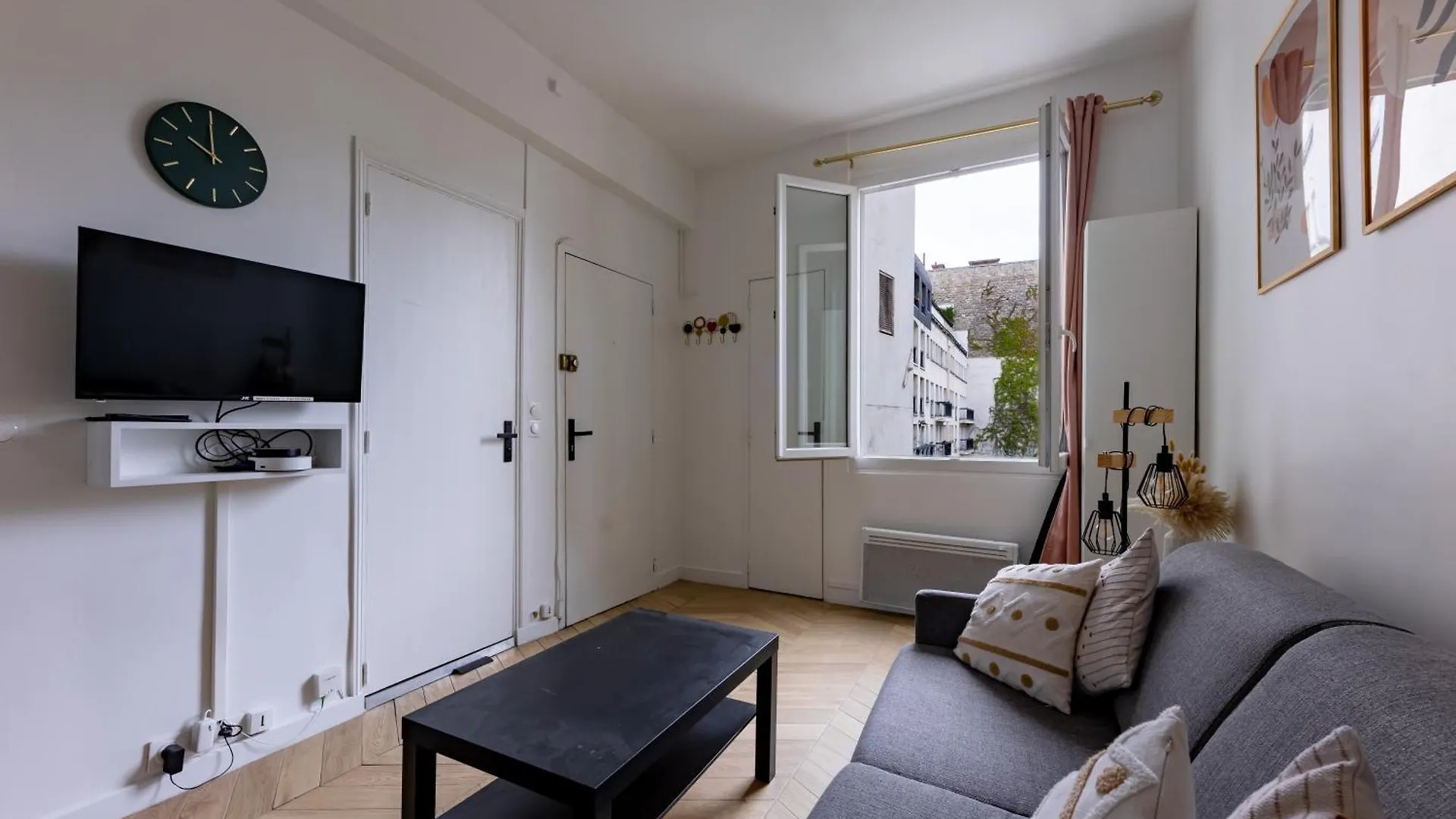 Apartment Romantic 3 Stars - Studio Suite By Canal Saint-Martin Paris France